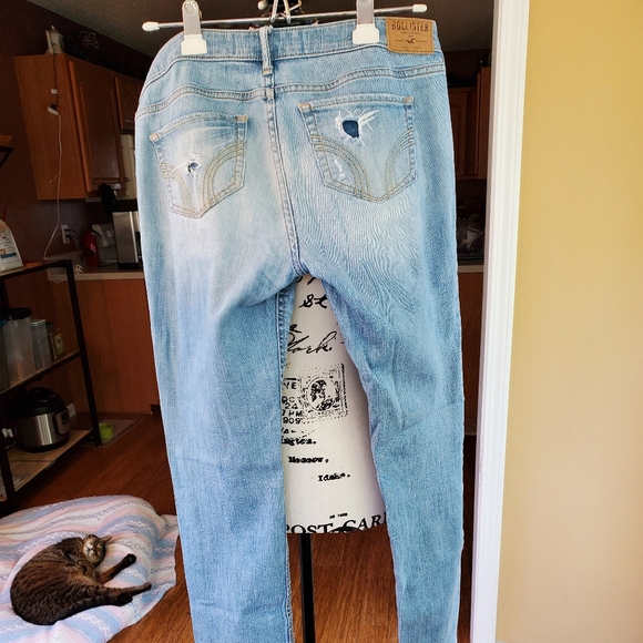 Hollister Skinny Jeans - Picture 6 of 10